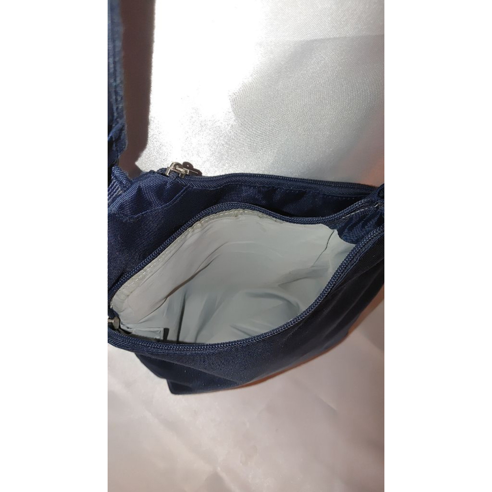 Travelon RFID Crossbody - Picture 7 of 7